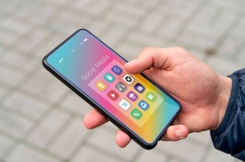 Ilustrasi smartphone (freepik.com)
